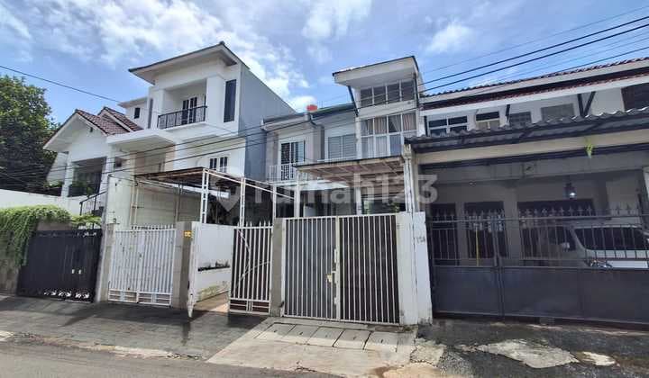 Rumah Strategis di Lingkungan Tenang Dekat MRT, Pintu Toll Fatmawati, Akses Jl. Fatmawati Raya