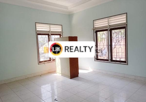 Rumah di Seroja Semarang Tengah