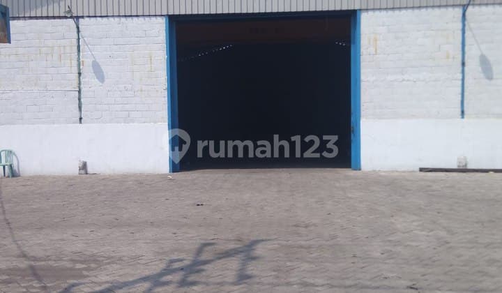 Sell Cheap Ready-to-Use Warehouse on Raya Roomo O Street, Manyar, Gresik