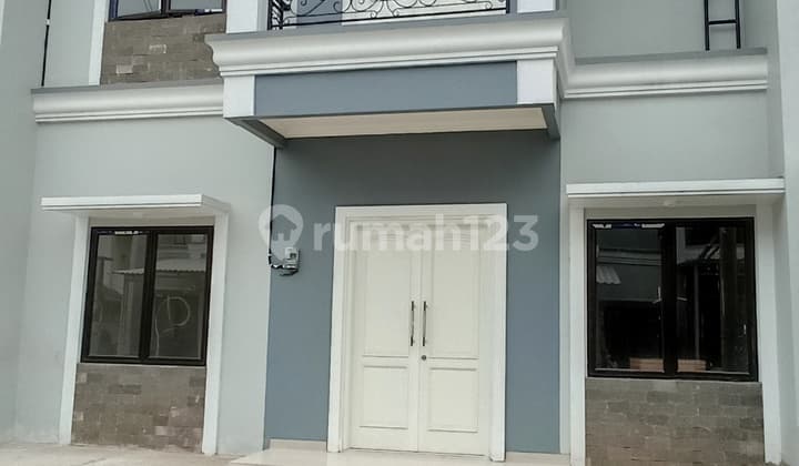 Dinding Bata Merah, Rumah Baru Jatiwaringin Strategis Dekat Tol