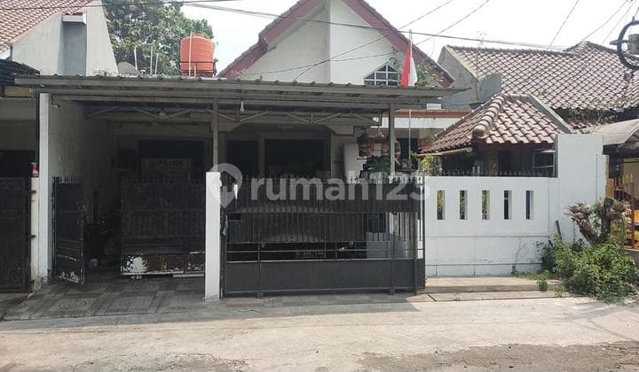For Sale, Ready-to-Occupy House in Narogong, Bekasi, Limus Pratama Regency