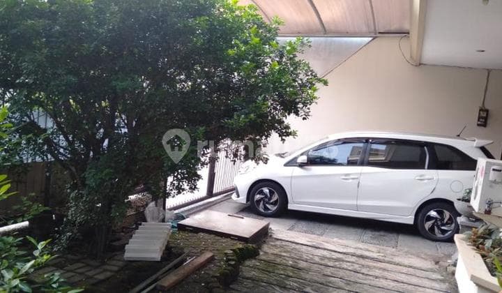 Rumah Sudut Darmo Permai Timur Surabaya Lokasi Premium - The Edge