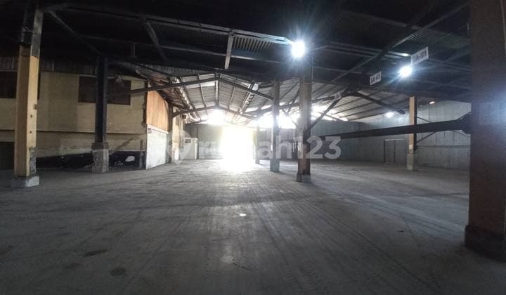 Sewa Gudang Sier Rungkut Industri Surabaya Luas 4000 M2 The Edge