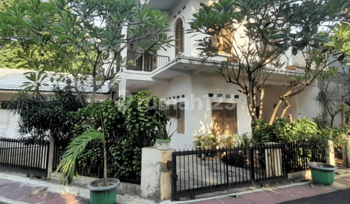 DIJUAL RUMAH HITUNG TANAH COCOK BUAT KOS2AN LOKASI STRATEGIS DI BENDUNGAN HLIR JAKARTA PUSAT