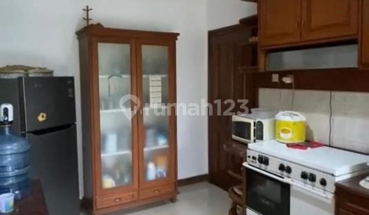 Rumah Lux Setraduta One Gate System Dengan Kolam Renang