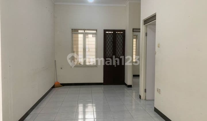 Ready-to-Occupy THI House, One Gate System