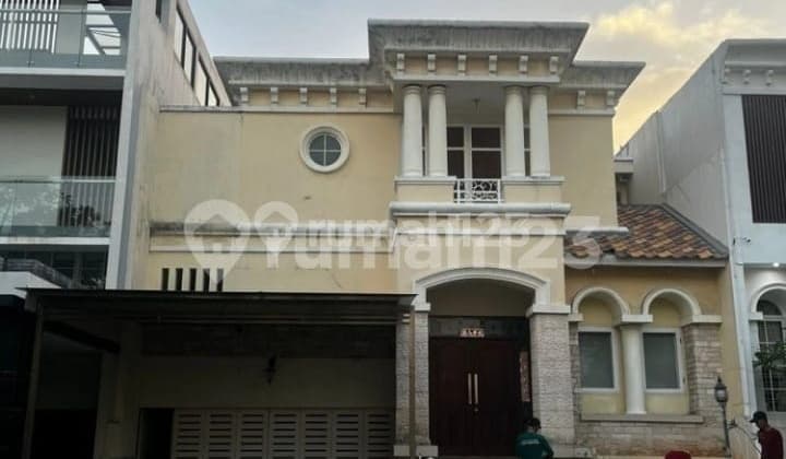 DISEWAkan cepat Rumah di Flamboyan Golf PIK Luas 12 x 23 2.5 Lantai