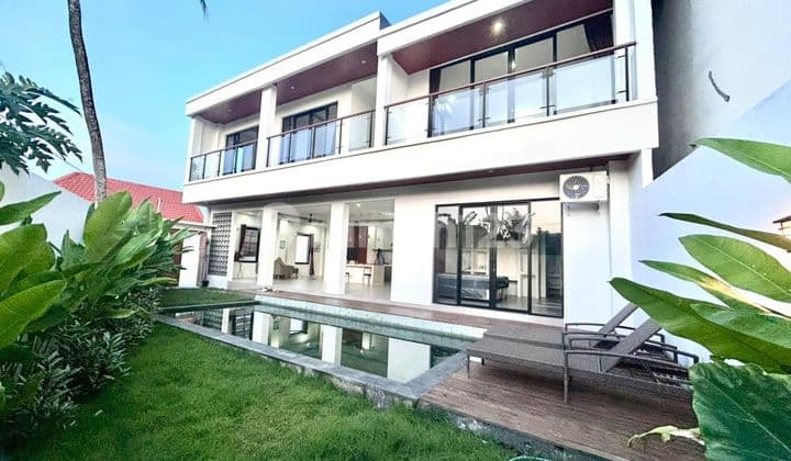 VILLA NEW 4BR FURNISHED RICEFIELD VIEW PRIVAT POOL DI CANGGU