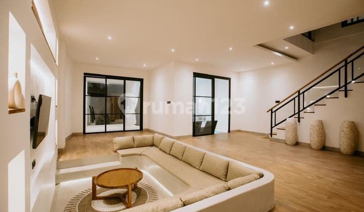 READY VILLA 2 STORY 4BR FURNISHED NEAR BATUBOLONG BEACH CANGGU