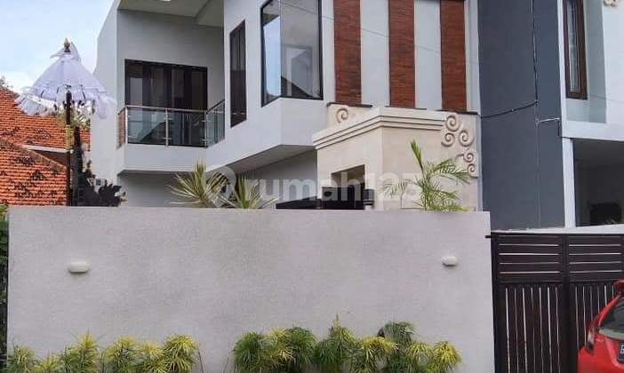 Luxurious and Modern Housing Strategic Location in the Center of Renon City