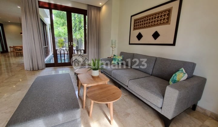 FOR SALE VILLA 3 BR SIAP HUNI ONE GATE FULLY FURNISHED DI JIMBARAN