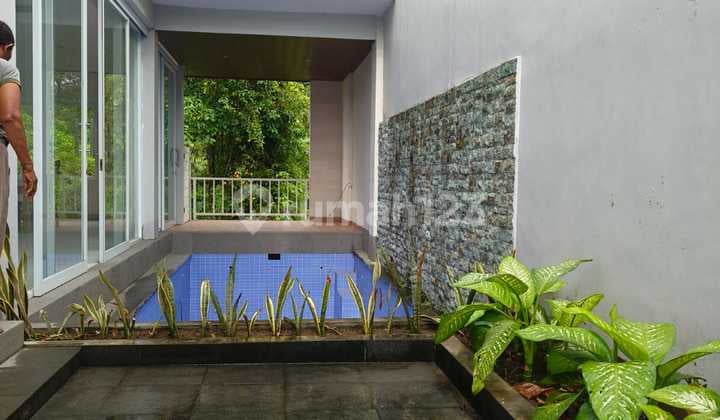 3-story house with a nice jungle view, excellent location in Denpasar City.