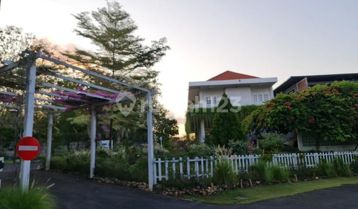 Characteristic Villa Residence 6 BR Spacious Yard In Nusa Dua Bali