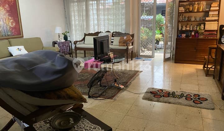 Rumah Nyaman Kebayoran Baru