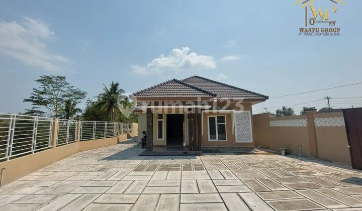 VILLA TANAH LUAS DI MAGELANG KOTA, PARKIRAN LUAS