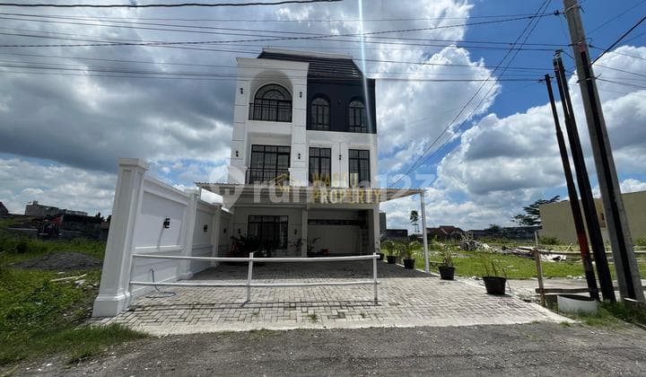 Kost Mewah 34 Kamar, 4 Lantai di Seturan Jogja