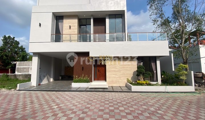 Rumah 2 Lantai Terbaik, Fully Furnish Dekat Nyia Kulon Progo