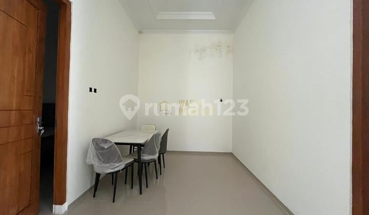 Rumah Siap Huni Parkiran Luas di Besi Jangkang, Dekat Akses Sekolah