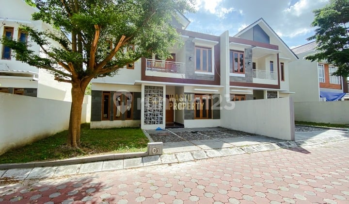 Perumahan Terbaik 2 Lantai One Gate, Dekat Exit Tol Purwomartani Sleman