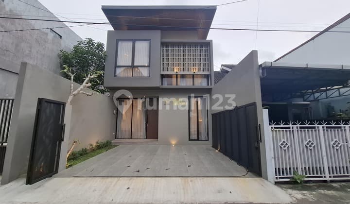 Rumah 2 Lantai Kontenporer Siap Huni Dekat Rsu Sardjito