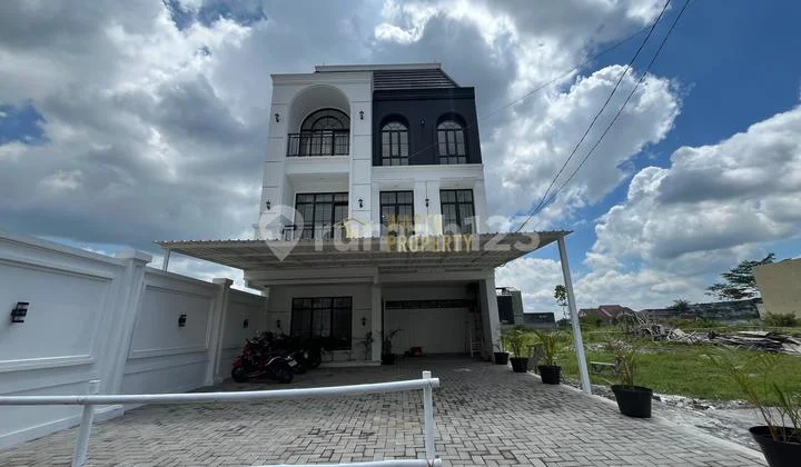Exclusive 4-Story Boarding House with Profitable ROI in Jogja, 34 Rooms