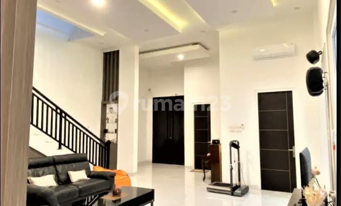 Modern House Sunter Paradise