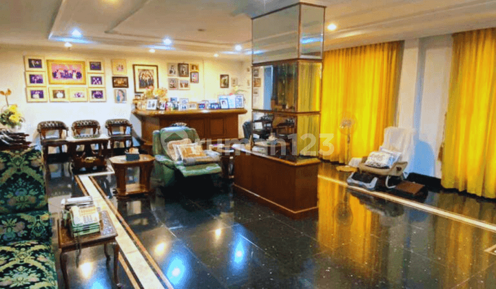 Villa Full Furnished Mewah Di.pinggir Jalan Ir.juanda