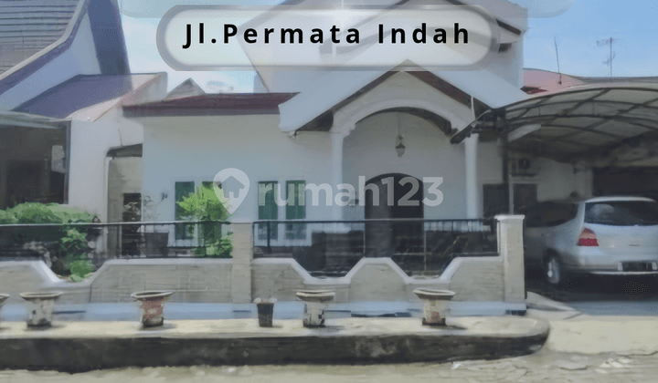 Villa Mewah Harga Murah di Jalan Permata Indah