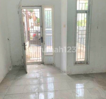 Rumah Semi Furnished di Jalan Bakti Luhur