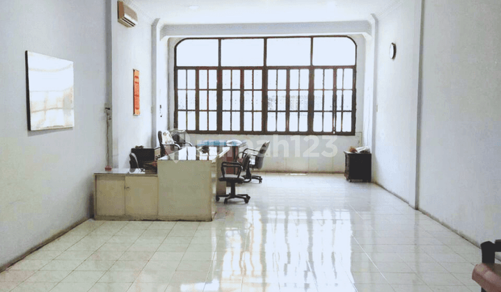 Sewa Ruko Bisnis Harga Murah di Pinggir Jalan Sutrisno