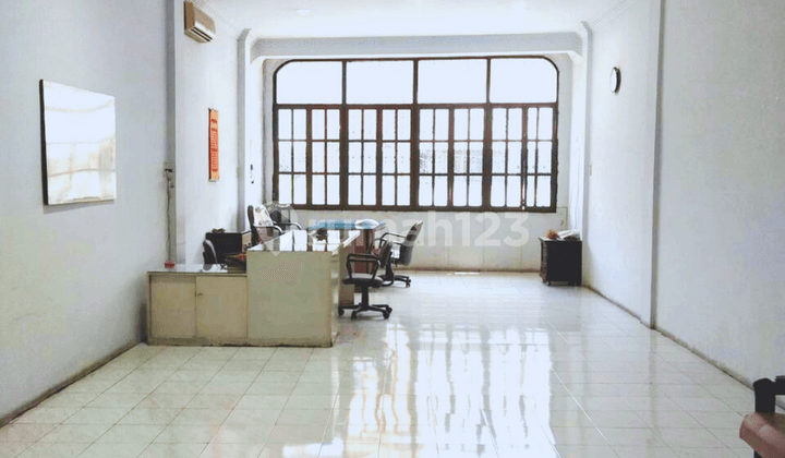 Sewa Ruko Bisnis Harga Murah di Pinggir Jalan Sutrisno