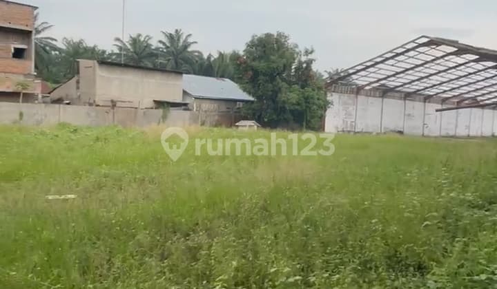 Tanah Harga di Bawah Pasaran Posisi Pinggir Jalan Sm.raja