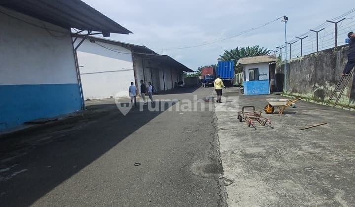Gudang Siap Pakai Harga Murah Lokasi Pinggir Jalan Yos Sudarso