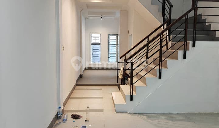 Ruko Bisnis Lokasi Strategis di Jalan Multatuli