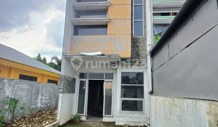 Rumah Komplek Posisi Hook Jalan Medan Area Selatan -Sutrisno