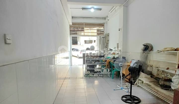 Ruko Gandeng Dekat Milo Karaoke Jalan Pepaya