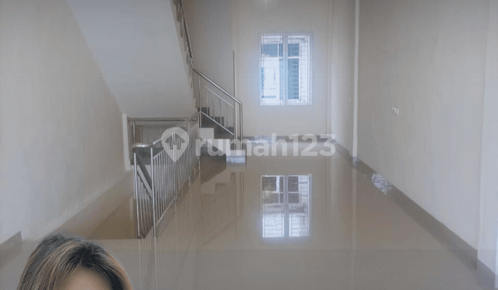 Sewa Ruko Murah.dan Bagus Lokasi Cbd Polonia