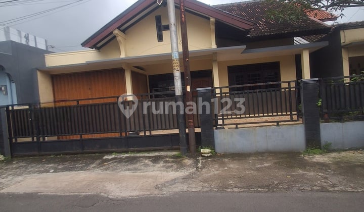 Disewakan Rumah / Ruang Kantor Srondol Banyumanik Dekat Jalan Tol & Jalan Semarang- Solo
