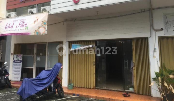 Strategic Move-In Ready Shop House on Tirto Agung Road