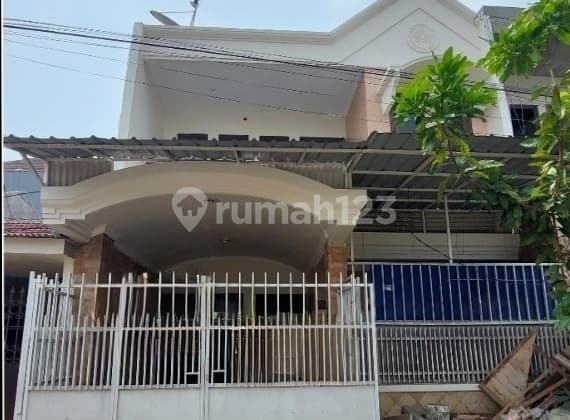 Rumah 2 Lantai di Mulyosari, Lingkungan Tenang