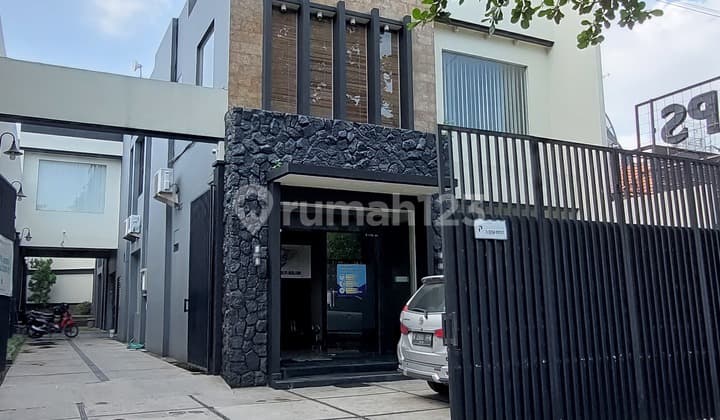 Surabaya Pusat Rumah Kantor Dekat Raya Darmo, Siap Pakai