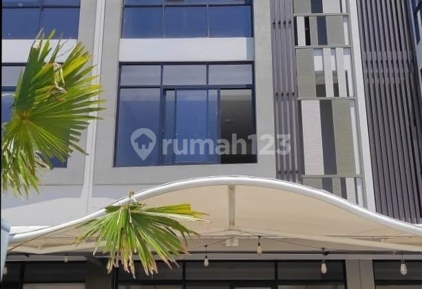 Ruko Baru Pakuwon City Area Ramai Depan Hokky