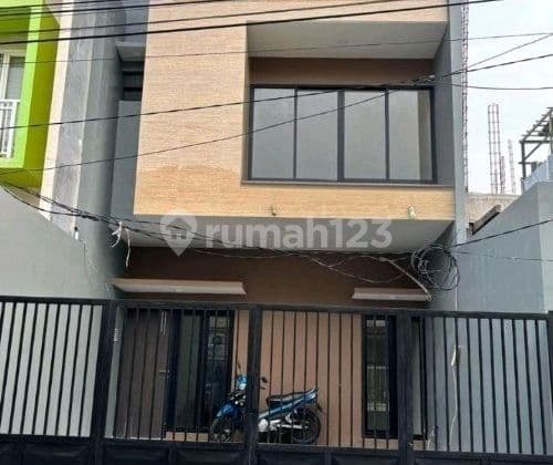 Dijual Rumah Baru Mulyosari Lokasi Bagus Dekat Pakuwon City Mall