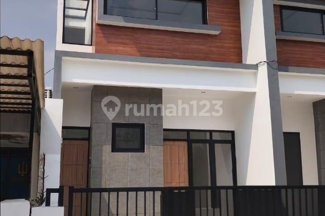 Rumah Baru 2 Lantai di Tenggilis Mejoyo Dekat Universitas Ubaya