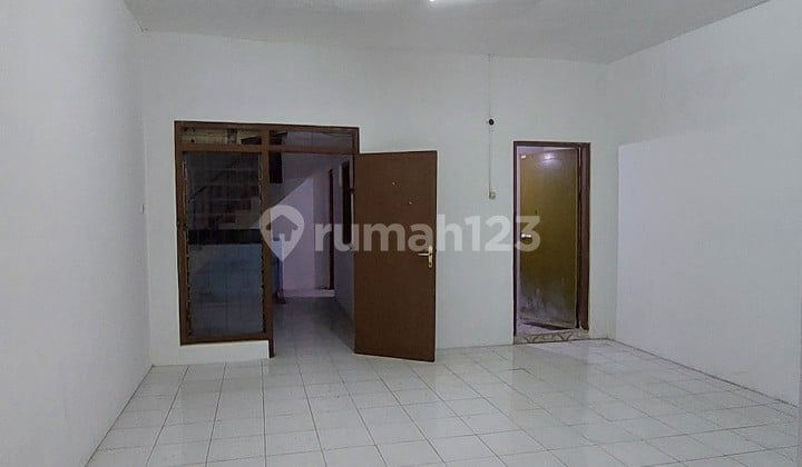 Rumah Mulyosari Dekat Sekolah dan Mall