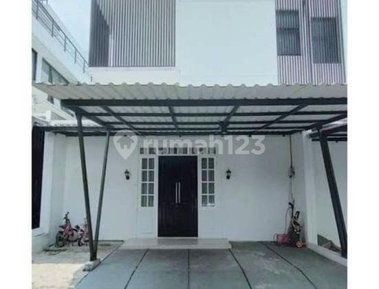 Rumah mewah hanya tiga menit ke pintu tol Cibubur