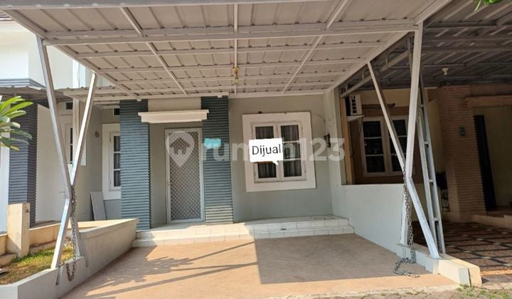 Rumah bagus baru siap di renovasi hanya lima menit ke pintu ol di Kota Wisata