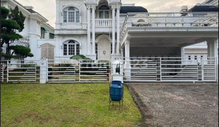 Rumah Mewah Boulevard Hanya Tiga Menit ke Pintu Toll di Kota Wisata