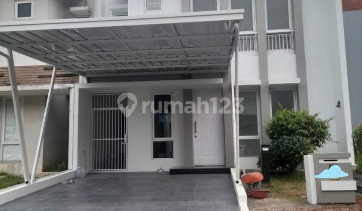 Rumah bagus baru siap di renofasi dan uda baja ringan di Kota Wisata