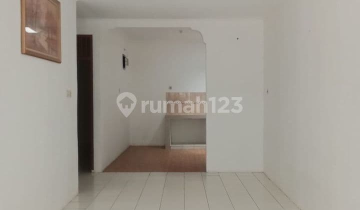 Move-in ready house, just 10 minutes to Kota Wisata toll gate in Villa Nusa Indah Tiga.